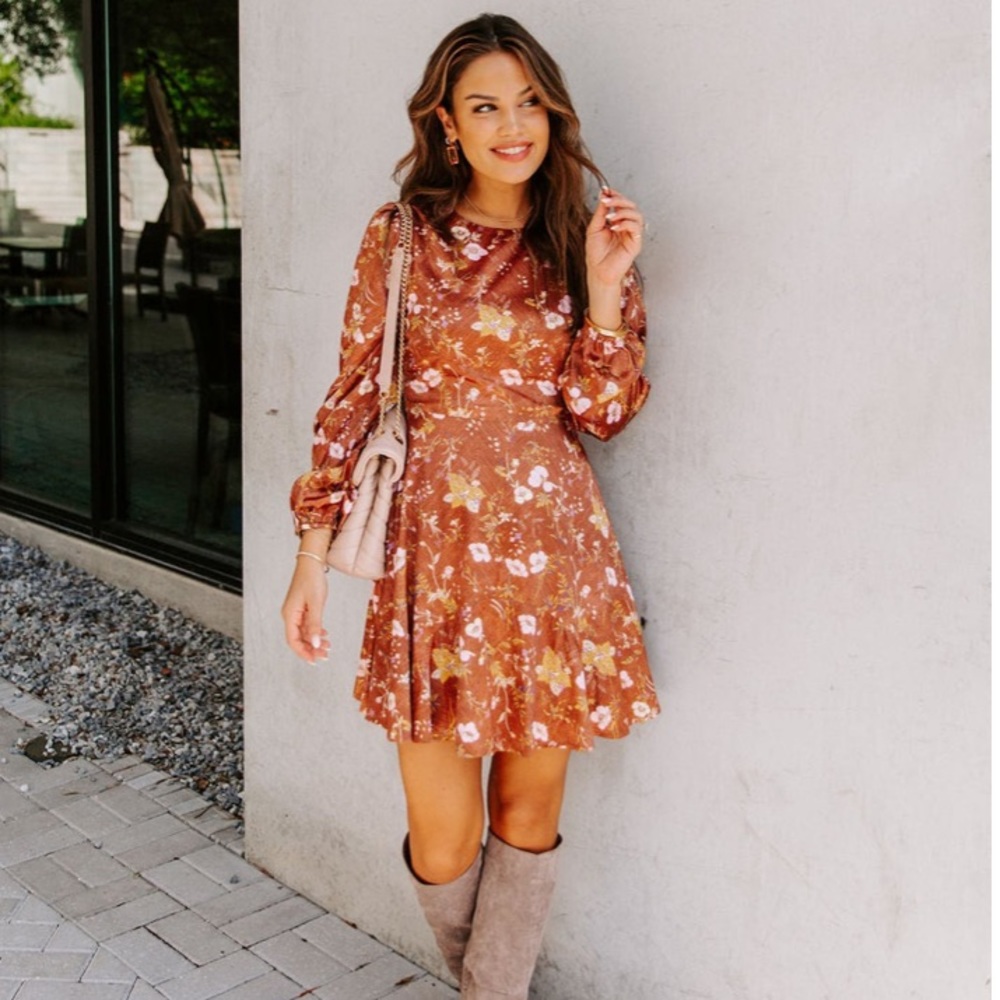 NWOT VICI Satin Floral Ruffle Dress